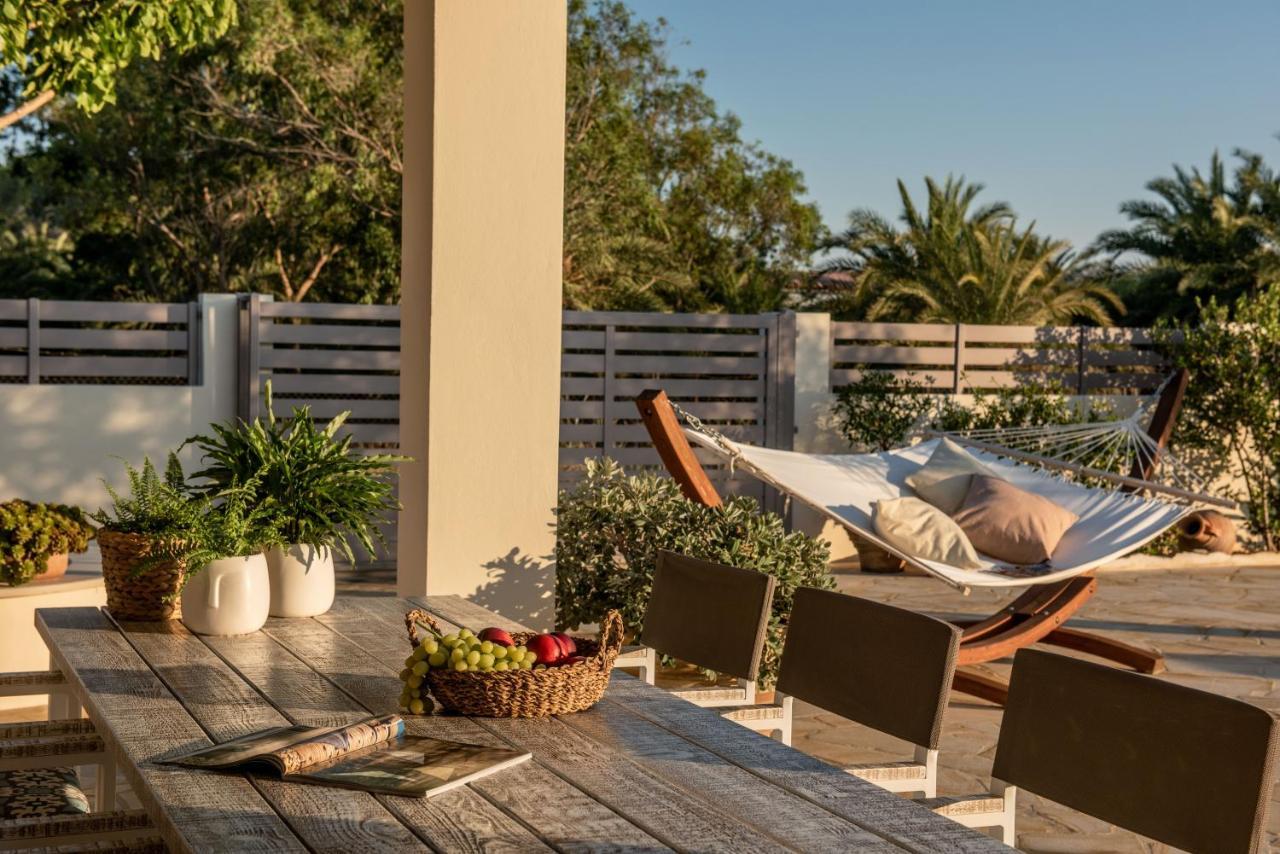 Filothei Beach House With Pool Каламаки Екстериор снимка